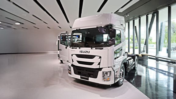 Banner - Isuzu Trucks