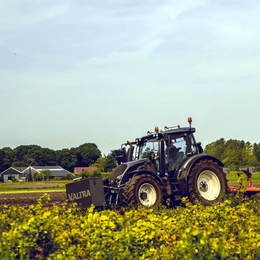 Box Image 3 - Valtra Agri