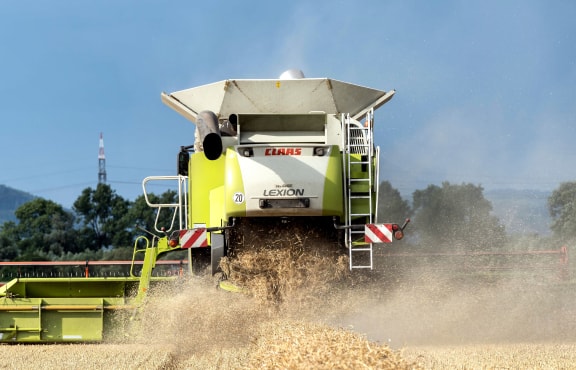 Stripe Image - Claas