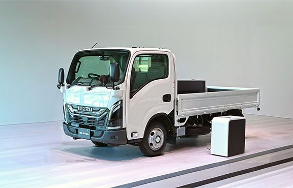 Stripe Image - Isuzu Trucks